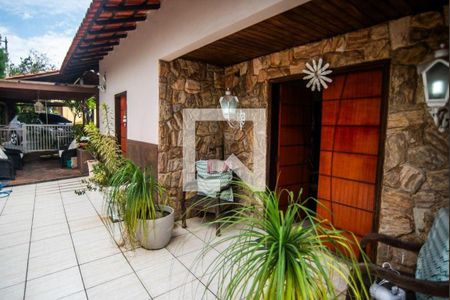 Casa à venda com 4 quartos, 360m² em Sapê, Niterói