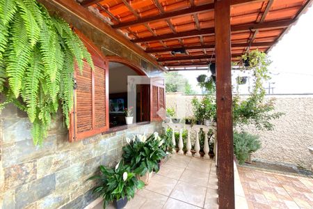 Varanda de casa para alugar com 5 quartos, 300m² em Santa Cruz, Belo Horizonte