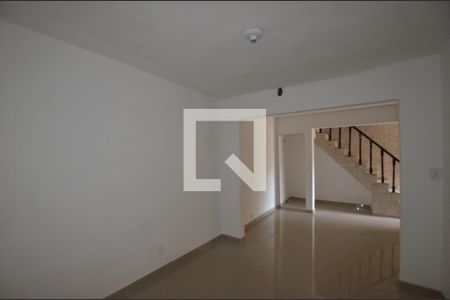 Sala de Jantar de casa para alugar com 2 quartos, 150m² em Osvaldo Cruz, Rio de Janeiro