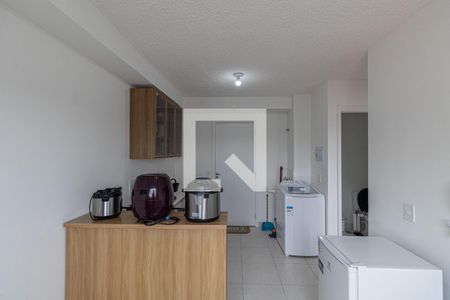 Sala/Cozinha/Área de Serviço  de apartamento para alugar com 2 quartos, 33m² em Engenheiro Goulart, São Paulo