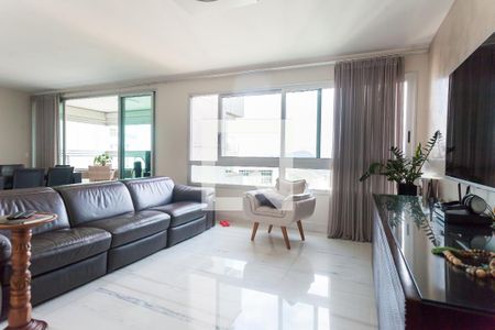 Sala de TV de apartamento à venda com 4 quartos, 200m² em Vila da Serra, Nova Lima