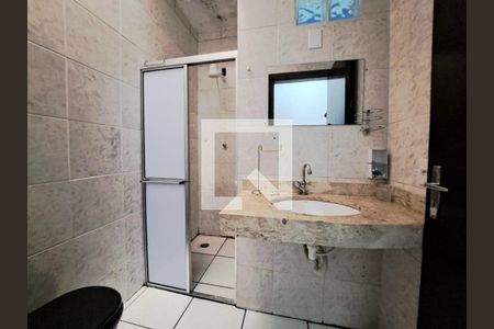 Banheiro de casa de condomínio à venda com 2 quartos, 145m² em Conceicao, Osasco