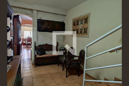 Casa à venda com 5 quartos, 230m² em Jardim Jucara, São Paulo