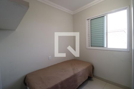 Quarto 1 de apartamento para alugar com 2 quartos, 55m² em Santa Mônica, Uberlândia