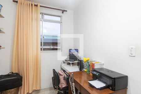 Quarto 3 de casa para alugar com 3 quartos, 88m² em Heliópolis, Belo Horizonte