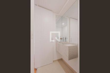 Lavabo de apartamento à venda com 3 quartos, 134m² em Cerqueira César, São Paulo