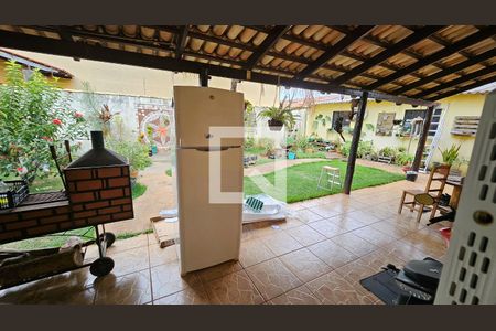Varanda de casa à venda com 3 quartos, 301m² em Parque Buritis, Goiânia