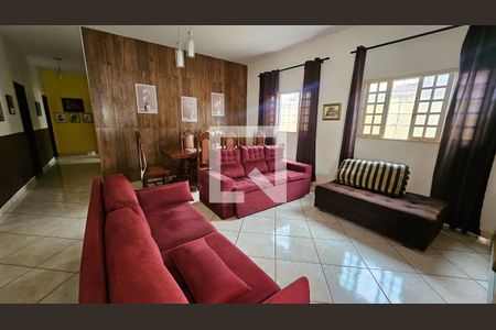 Sala de casa à venda com 3 quartos, 301m² em Parque Buritis, Goiânia