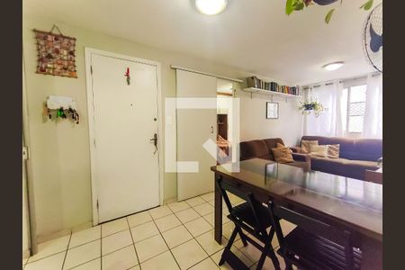 Sala de apartamento para alugar com 3 quartos, 53m² em Conjunto Residencial José Bonifácio, São Paulo