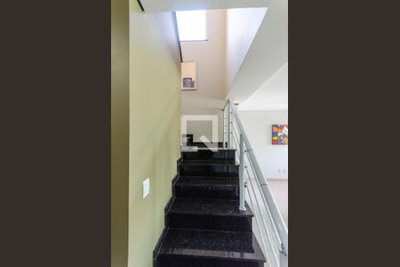 Escada de casa à venda com 3 quartos, 145m² em Vila Carolina, São Paulo