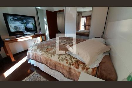 Casa à venda com 3 quartos, 300m² em Vila Carrão, São Paulo