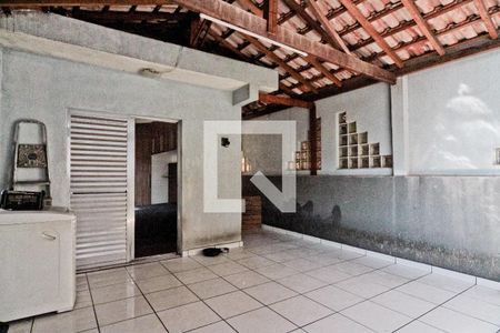 Casa à venda com 2 quartos, 160m² em Vila Carbone, São Paulo
