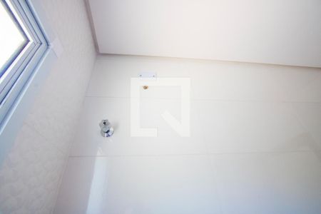 Banheiro social de apartamento para alugar com 2 quartos, 50m² em Vila Mazzei, Santo André