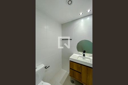 Banheiro Social de kitnet/studio para alugar com 1 quarto, 25m² em Vila Mariana, São Paulo