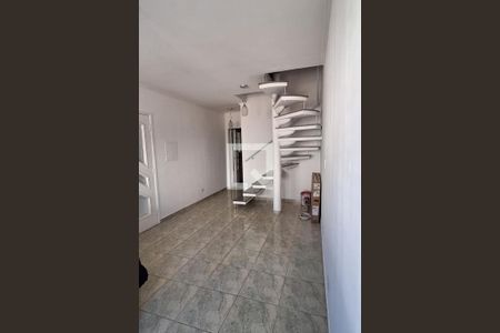 Casa à venda com 3 quartos, 133m² em Vila Carrão, São Paulo