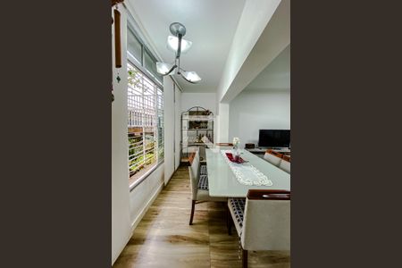 Sala de casa à venda com 3 quartos, 190m² em Vila Monumento, São Paulo