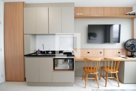 Sala e Cozinha de kitnet/studio à venda com 1 quarto, 27m² em Pinheiros, São Paulo