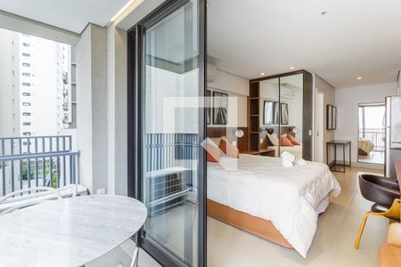 Varanda de kitnet/studio à venda com 1 quarto, 30m² em Moema, São Paulo