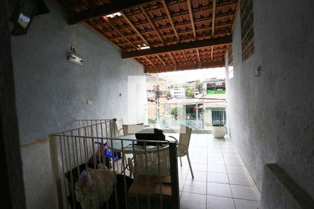 Varanda de casa para alugar com 3 quartos, 5m² em Parque Pinheiros, Taboão da Serra