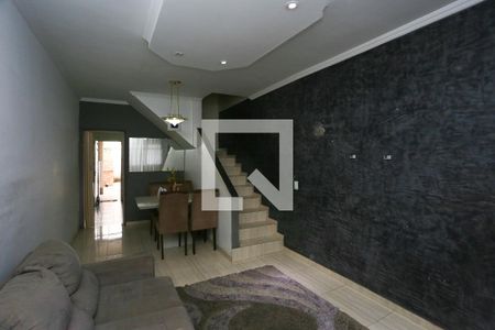 Sala de casa para alugar com 3 quartos, 5m² em Parque Pinheiros, Taboão da Serra