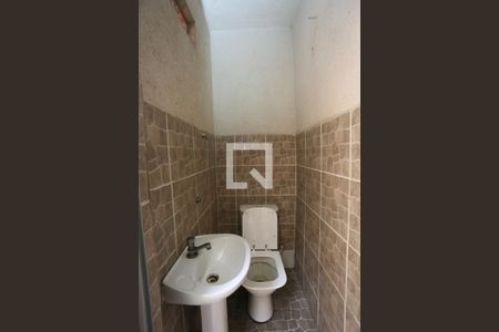 Lavabo de casa para alugar com 3 quartos, 5m² em Parque Pinheiros, Taboão da Serra