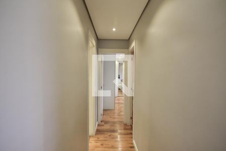 Corredor de apartamento à venda com 2 quartos, 62m² em Chácara Agrindus, Taboão da Serra