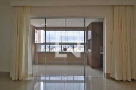 Sala de apartamento para alugar com 3 quartos, 96m² em Santa Mônica, Uberlândia