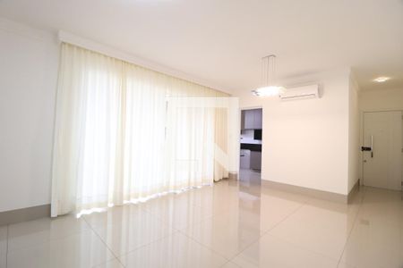 Sala de apartamento para alugar com 3 quartos, 96m² em Santa Mônica, Uberlândia
