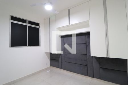 Quarto 2 de apartamento para alugar com 2 quartos, 45m² em Gávea, Uberlândia
