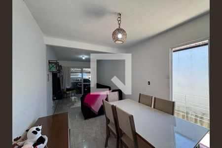 Sala de casa à venda com 3 quartos, 95m² em Cidade São Jorge, Santo André