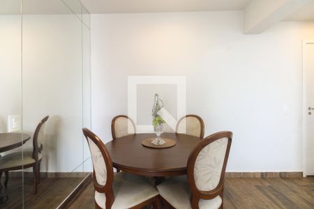 Sala de apartamento à venda com 2 quartos, 69m² em Chácara Seis de Outubro, São Paulo