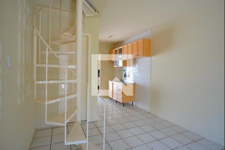 Sala de casa de condomínio à venda com 2 quartos, 80m² em Morro Santana, Porto Alegre