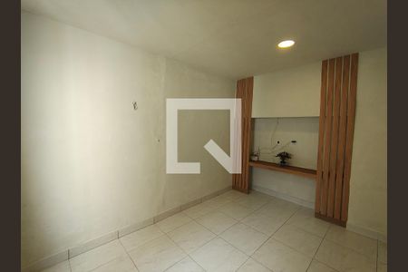 Sala de casa à venda com 2 quartos, 60m² em Taquara, Rio de Janeiro