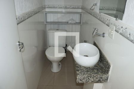 Lavabo de casa de condomínio para alugar com 4 quartos, 110m² em Jardim Passargada I, Cotia