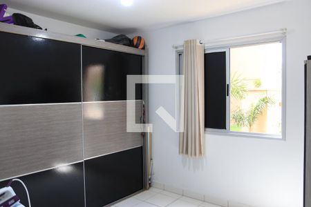 Quarto 01 de apartamento para alugar com 3 quartos, 80m² em Vila São Luiz, Goiânia