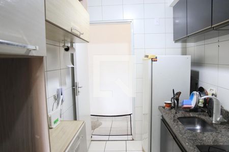 Cozinha e Área de Serviço de apartamento para alugar com 3 quartos, 80m² em Vila São Luiz, Goiânia