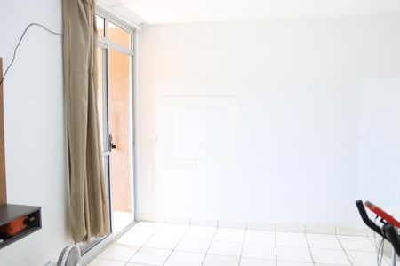 Sala de apartamento para alugar com 3 quartos, 80m² em Vila São Luiz, Goiânia