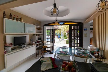 Cozinha de casa à venda com 5 quartos, 400m² em Itaipu, Niterói