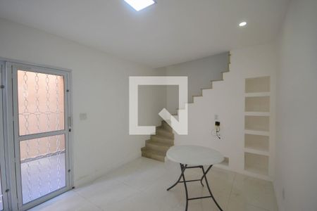 Sala de casa para alugar com 2 quartos, 60m² em Cabral, Nilópolis
