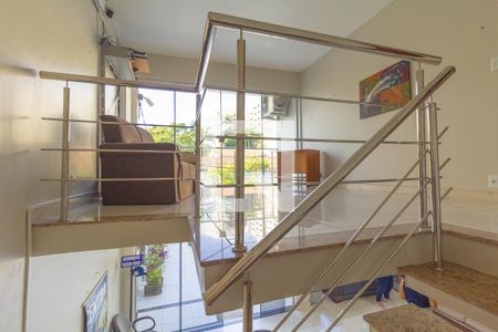 Escada/Sala de TV de casa à venda com 3 quartos, 250m² em Centro, Canoas