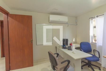 Escritório de casa à venda com 3 quartos, 250m² em Centro, Canoas