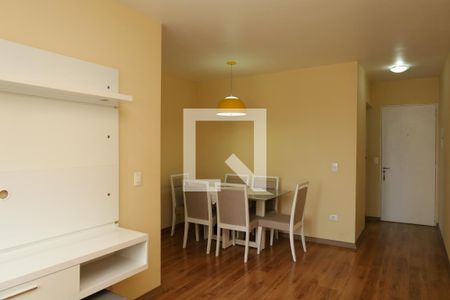 Sala de apartamento para alugar com 2 quartos, 58m² em Vila Carmosina, São Paulo