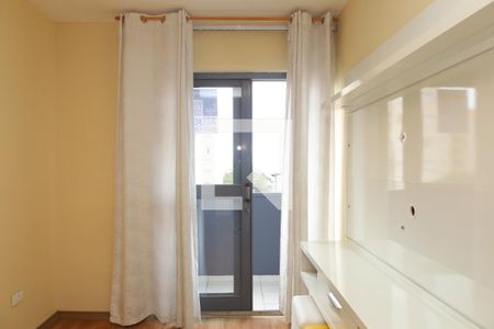 Sala de apartamento para alugar com 2 quartos, 58m² em Vila Carmosina, São Paulo