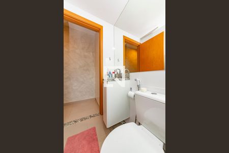 Banheiro de apartamento à venda com 1 quarto, 37m² em Buritis, Belo Horizonte