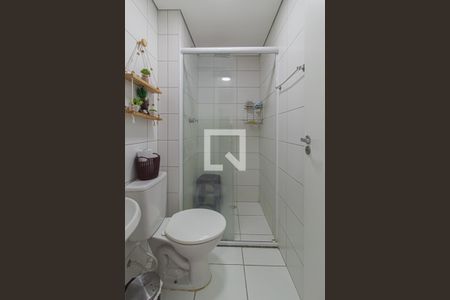 Banheiro de apartamento à venda com 1 quarto, 34m² em Vila Granada, São Paulo