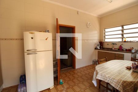 Foto 02 de casa à venda com 3 quartos, 216m² em Chácara Inglesa, São Paulo