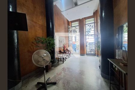 Hall de entrada  de apartamento à venda com 1 quarto, 45m² em Centro, Rio de Janeiro