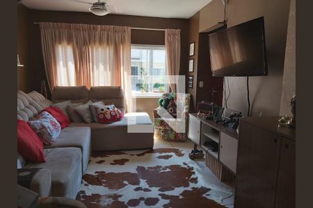 Sala de casa de condomínio à venda com 3 quartos, 90m² em Hípica, Porto Alegre