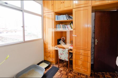 Quarto 2 de apartamento para alugar com 3 quartos, 70m² em Grajaú, Belo Horizonte