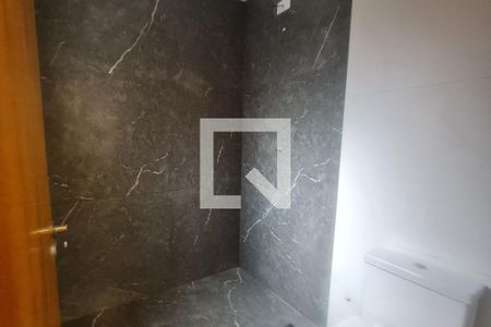 Banheiro social dos quartos de casa à venda com 3 quartos, 125m² em Jardim Paraventi, Guarulhos